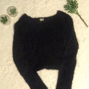 Fuzzy cropped sweater